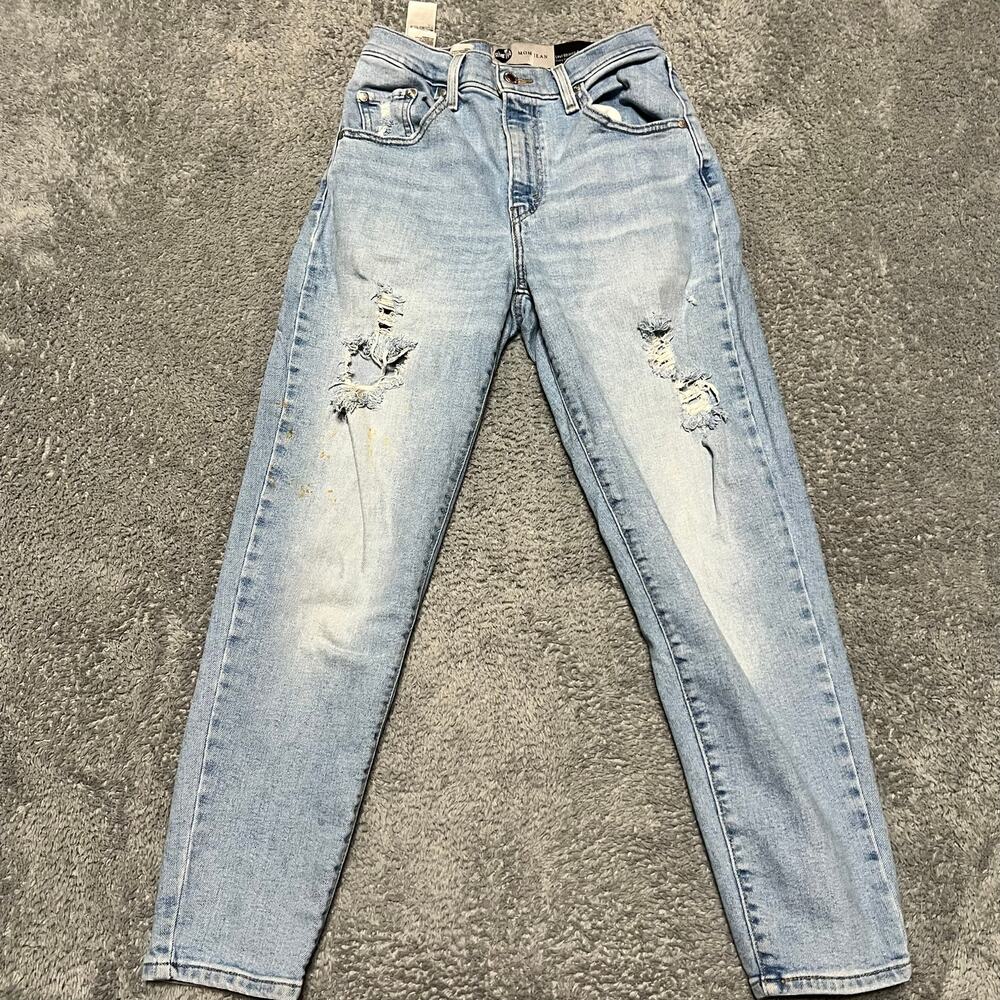 Levi’s Silvertab Jeans Womens 26 Mom Distressed High Rise Cropped **
